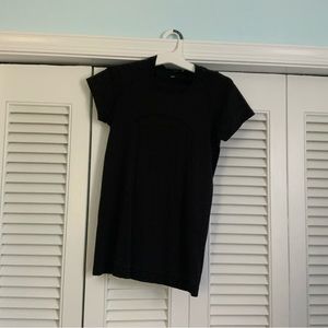Lululemon swiftly tech short sleeve